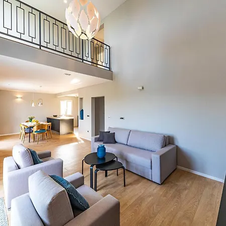 4 Bedroom Beautiful In